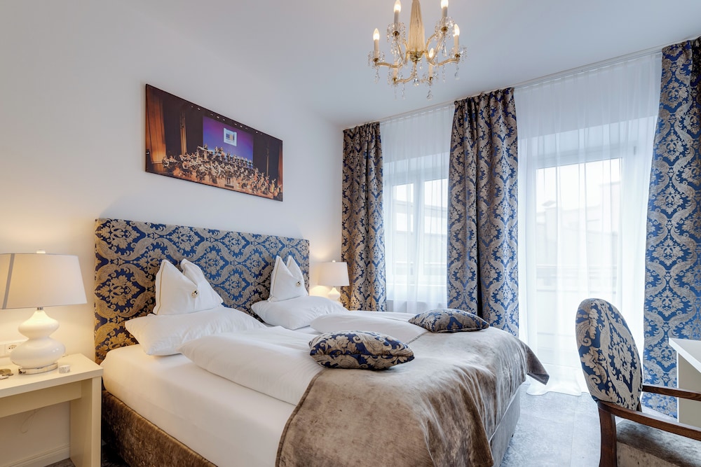 Luxury Double Room, Balcony, Courtyard View photo 3