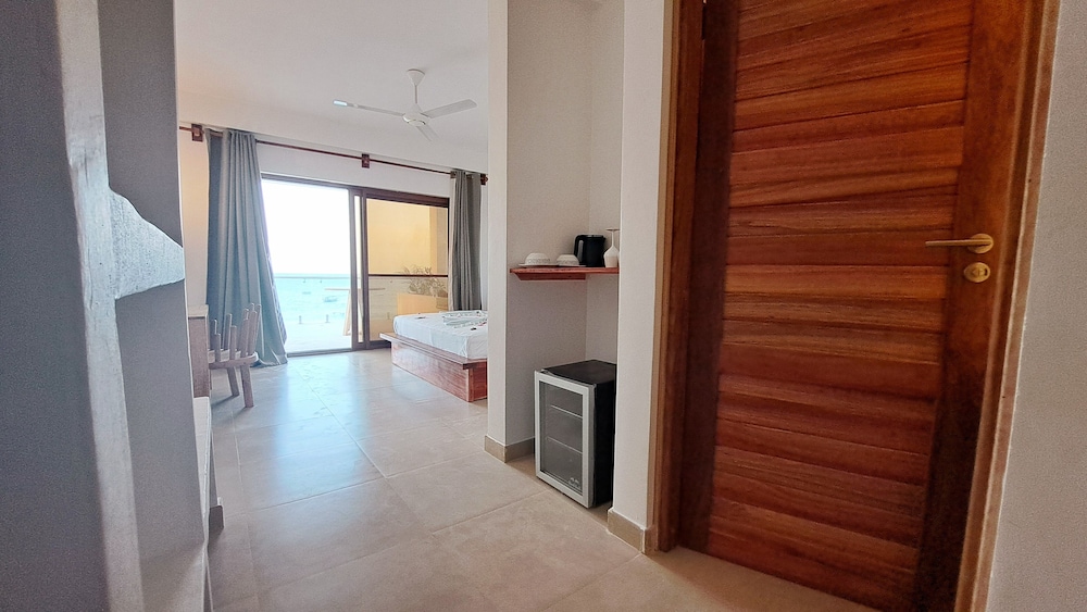 Deluxe Double Room - Photo 9