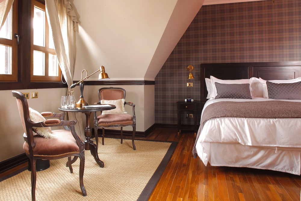 Suite, 1 King Bed, Balcony photo 2