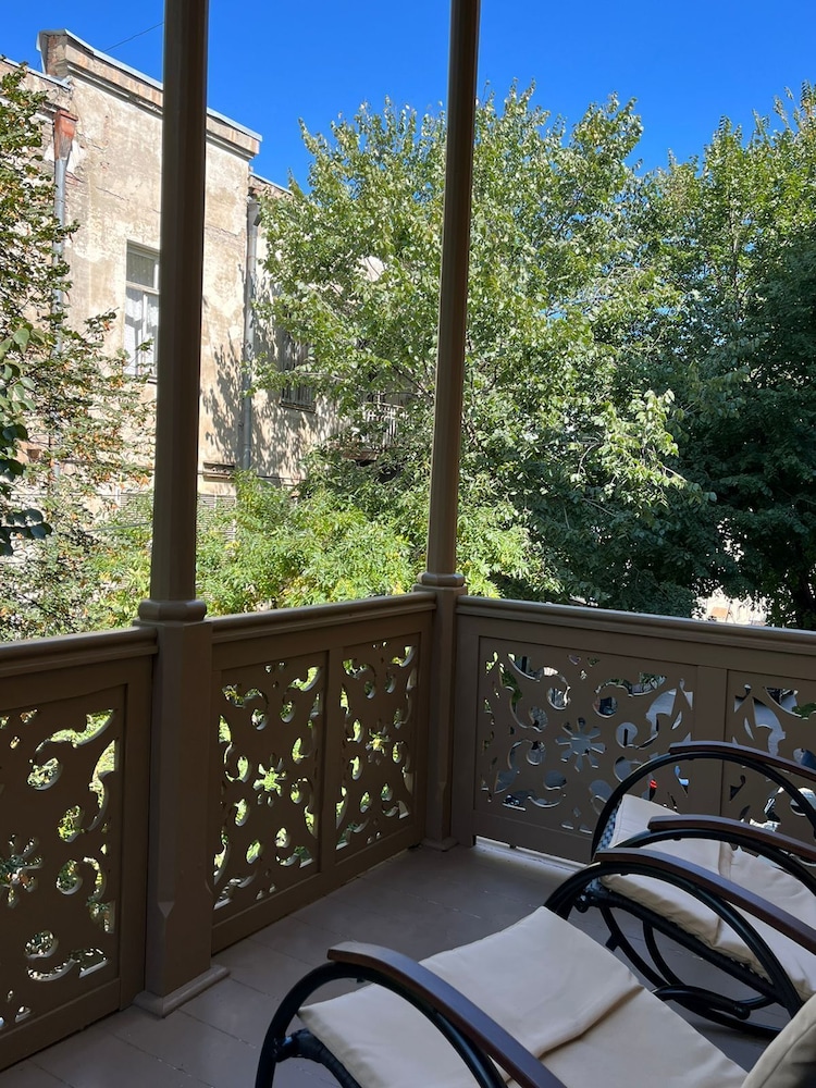 Suite - Photo 3