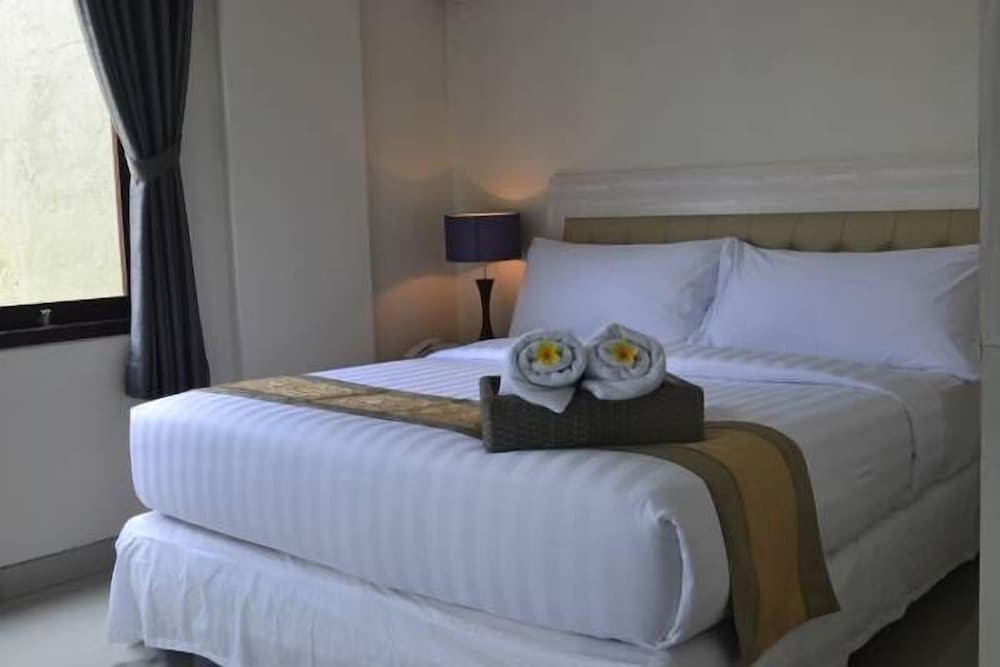 Superior Room, Pool Access photo 2