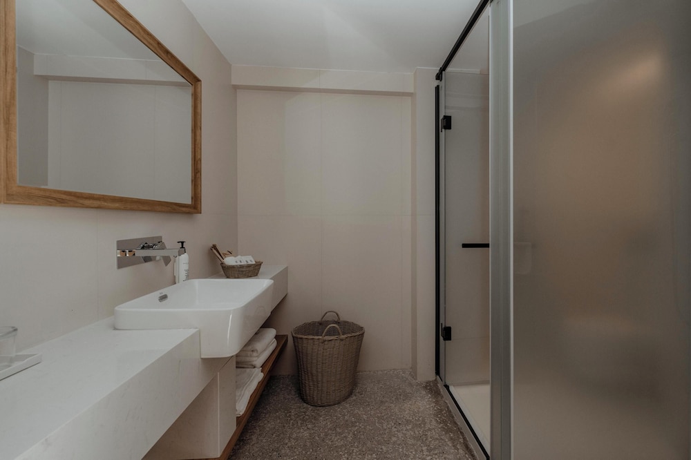 Family Duplex, Balcony, Hill View photo 3