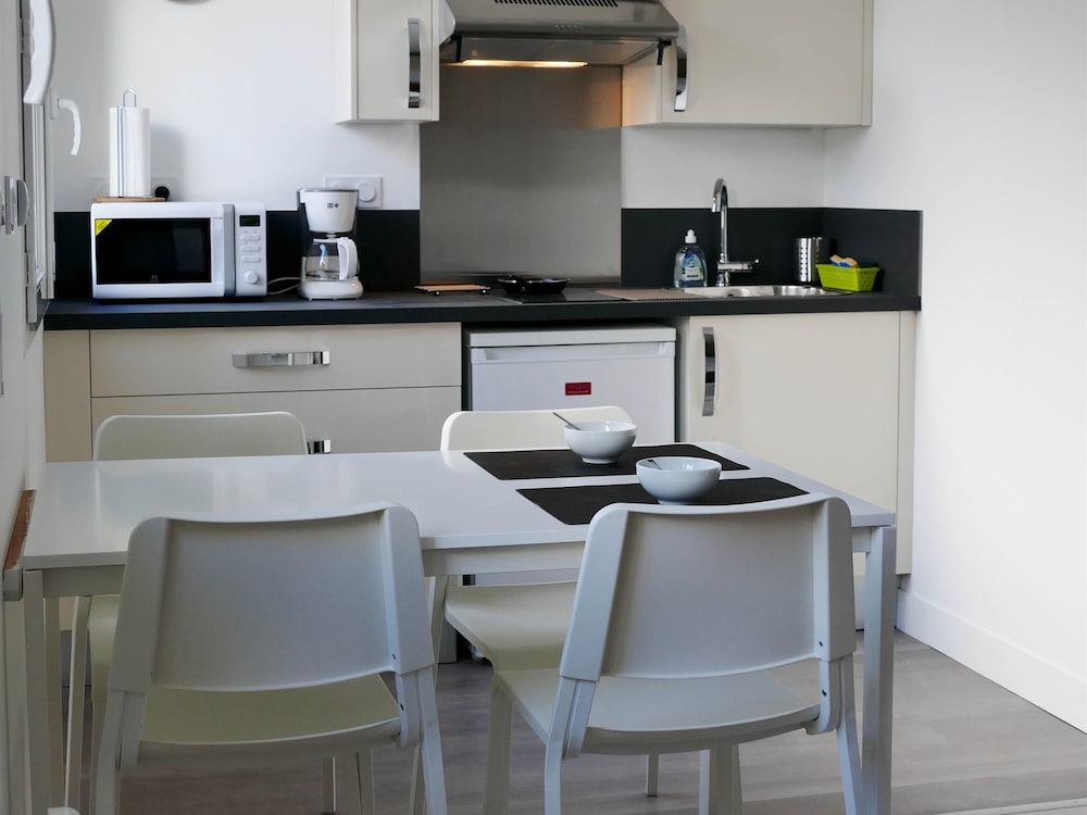 Studio, Ensuite, City View photo 2