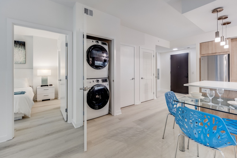 Luxury Apartment, 2 Bedrooms (Room décor/layout/colors vary by unit) - Photo 13