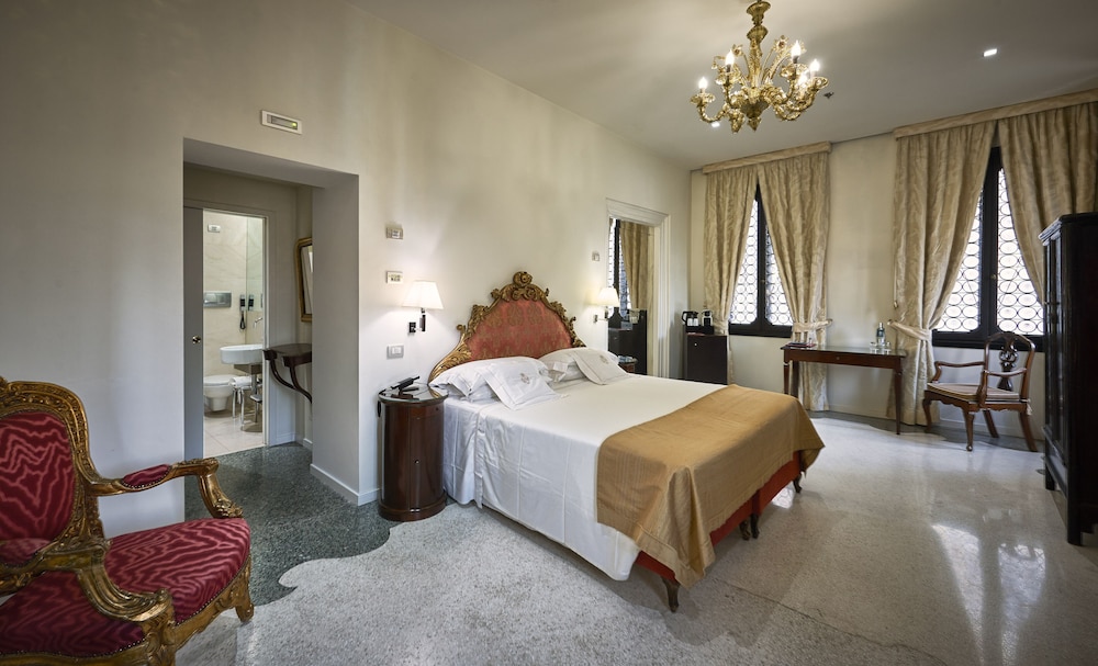 Junior Suite, Terrace, Canal View photo 1