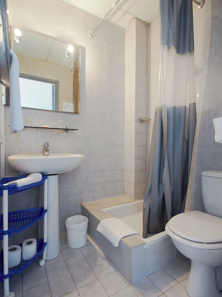 Twin Room, 2 Twin Beds - Photo 3