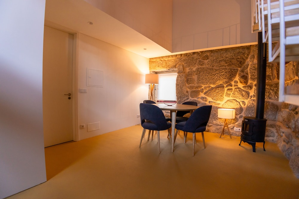 Standard House - Photo 6