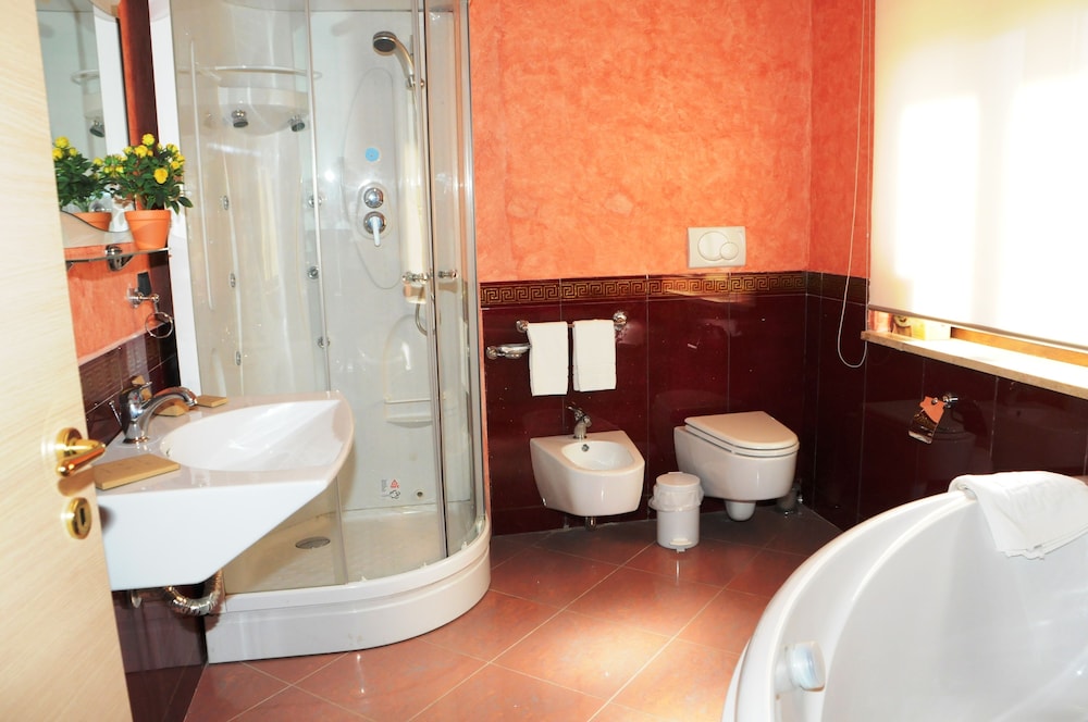 Classic Quadruple Room - Photo 4