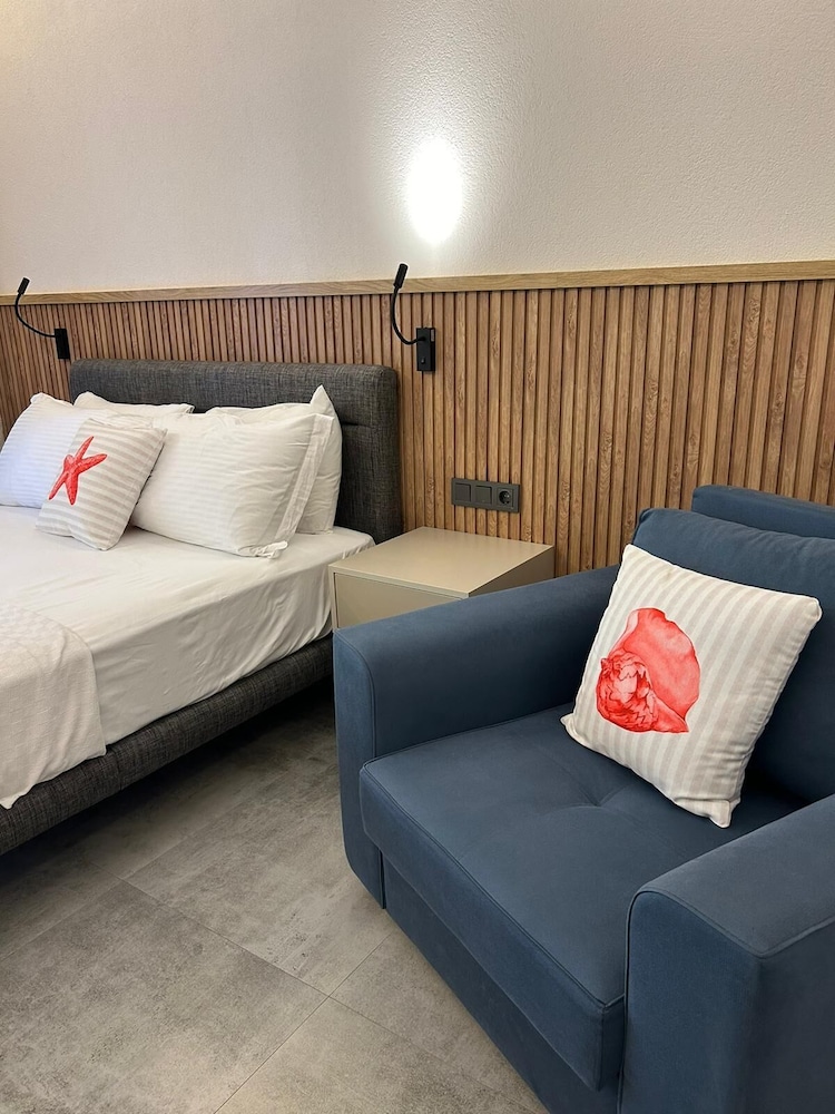 Deluxe Room - Photo 3