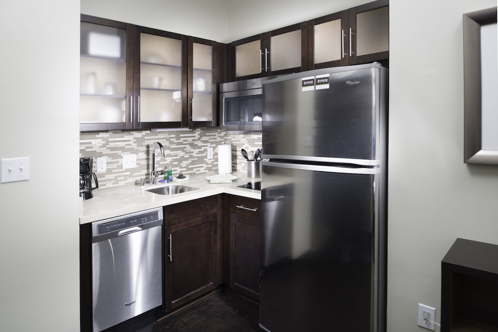Suite, 1 Bedroom, Kitchen (Living) photo 2