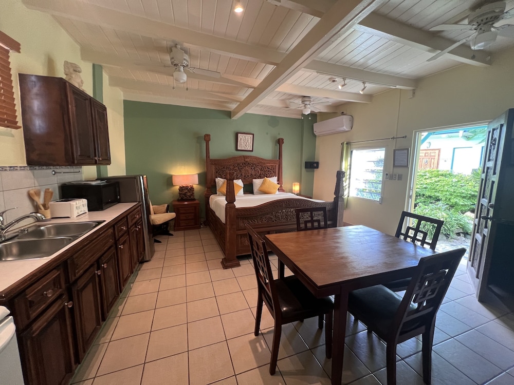 Tropical Suite photo 2