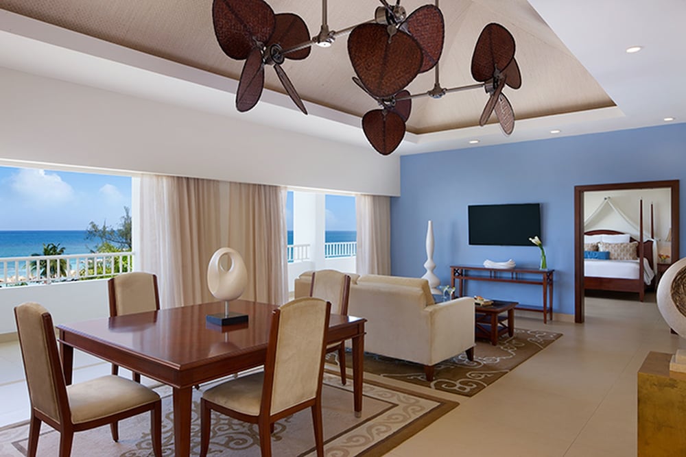 Preferred Club Presidential Suite
