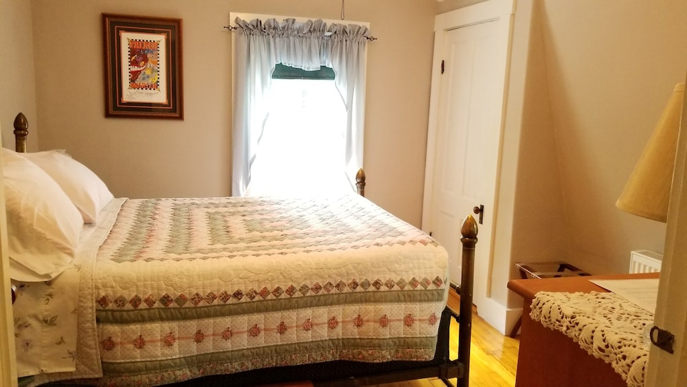Room, 1 Queen Bed photo 1