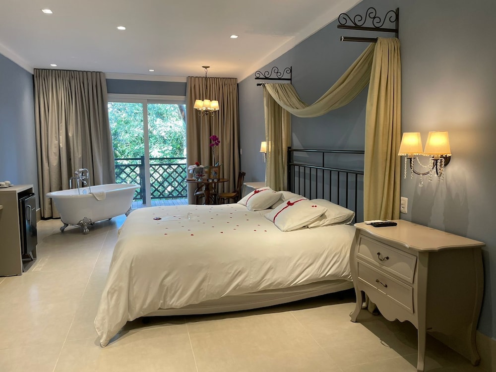 Deluxe Room, 3 Bedrooms, Park View photo 1