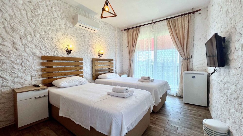 French Balcony (Twin Bed) photo 1