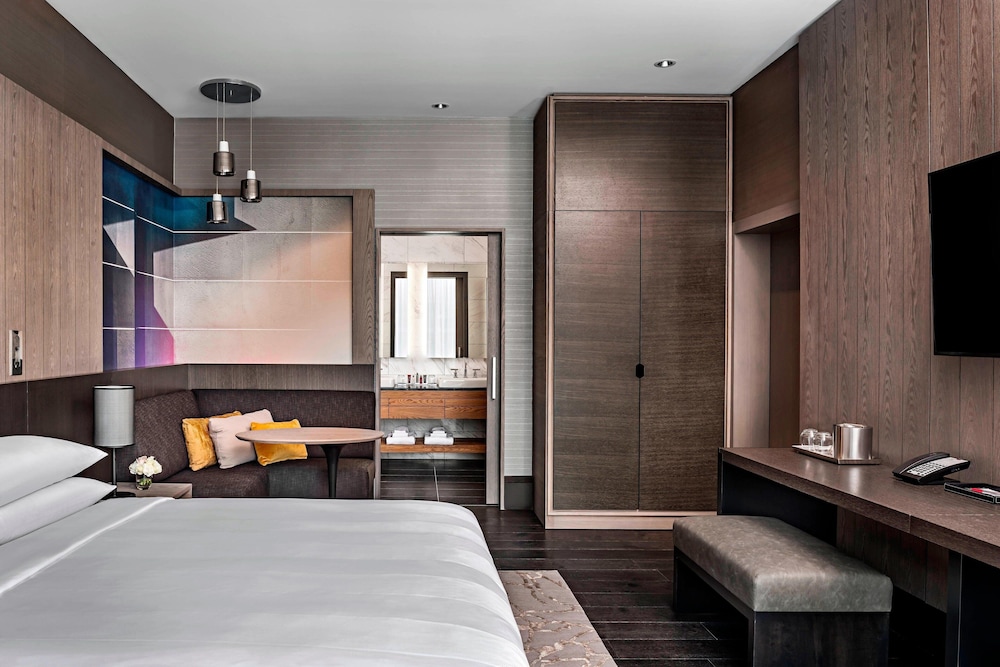 Suite, 1 King Bed With Sofa Bed, Non Smoking