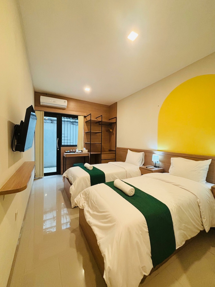 Deluxe Twin Room