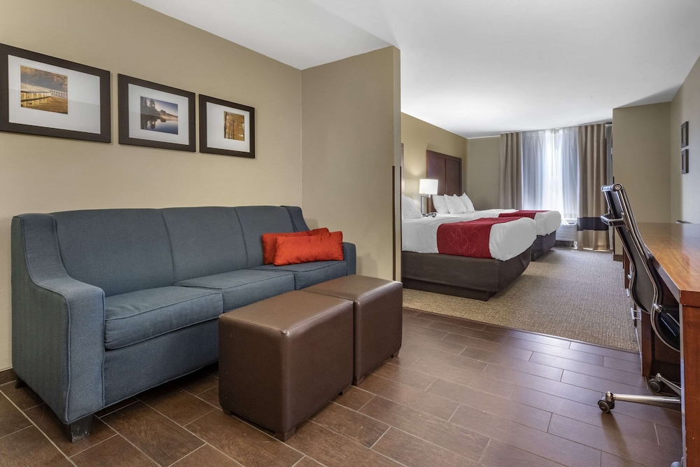 Deluxe Suite, Multiple Beds, Non Smoking photo 1