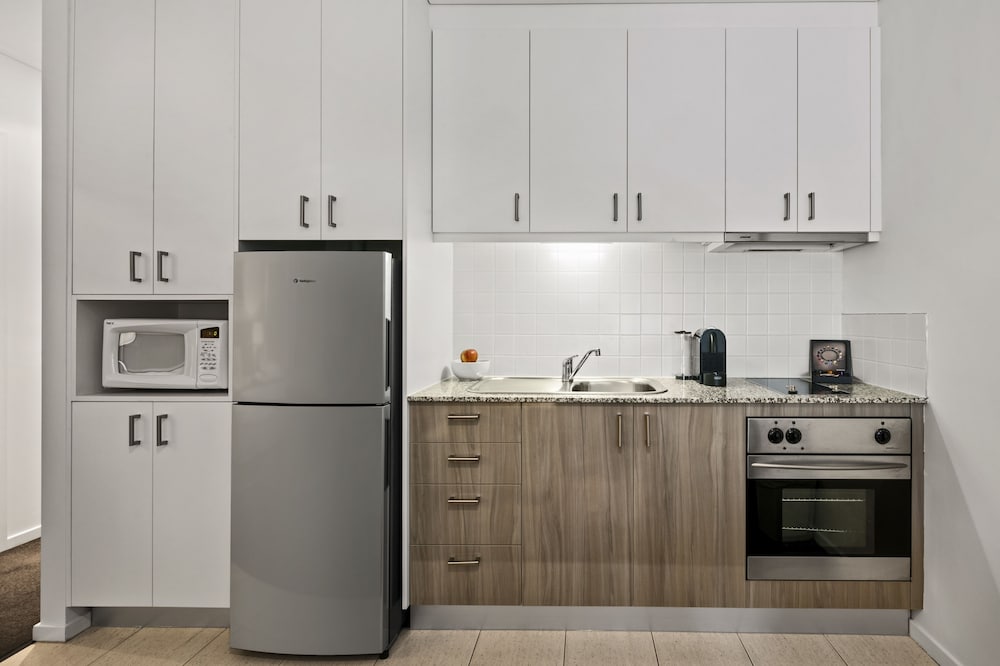 One Bedroom Parkview Apartment thumbnail 5
