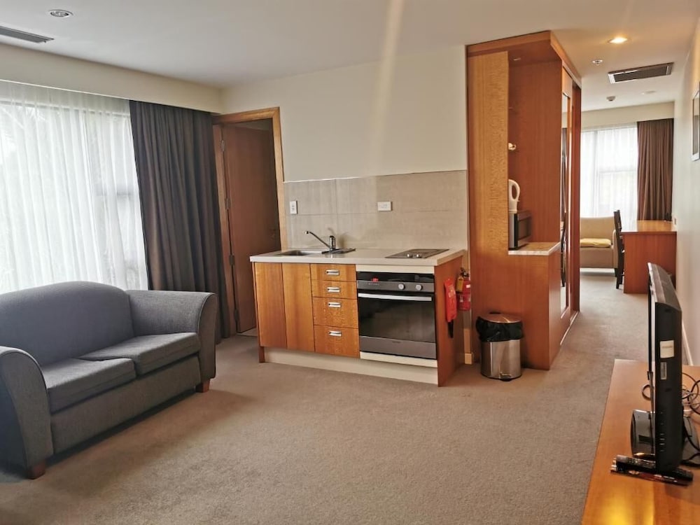 One Bedroom Apartment (1000/2000)