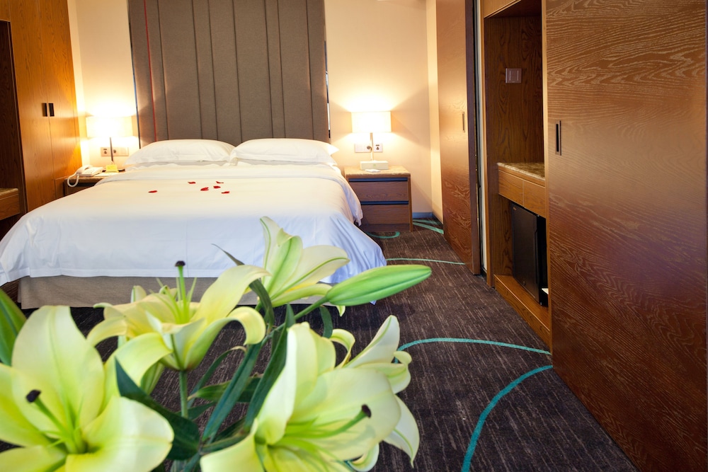 Premier Suite With View photo 3