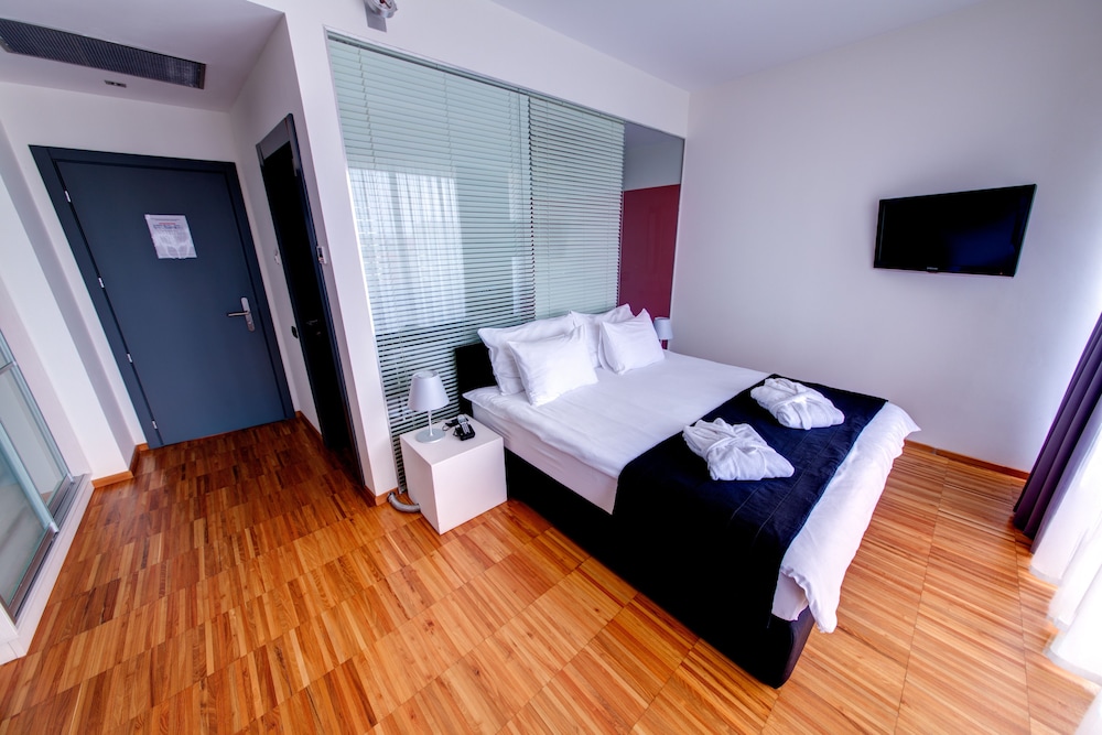 Superior Double Room - Photo 1