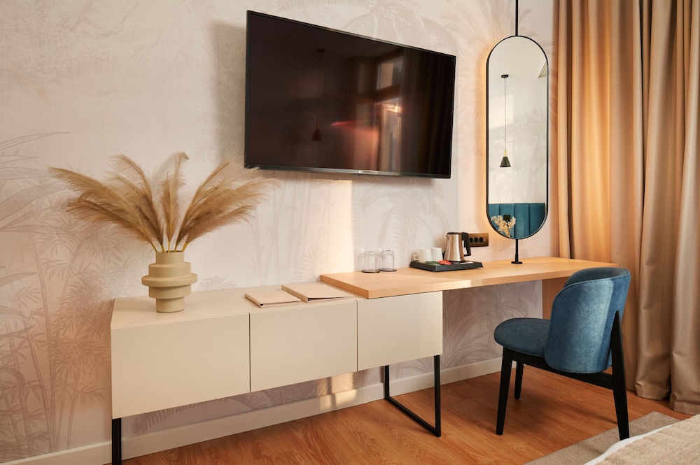 Superior Double Room, Balcony, Sea View (Smart Lobby Room) photo 3