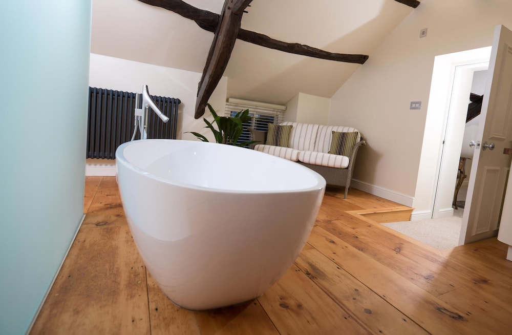 Suite (Tatham) photo 3