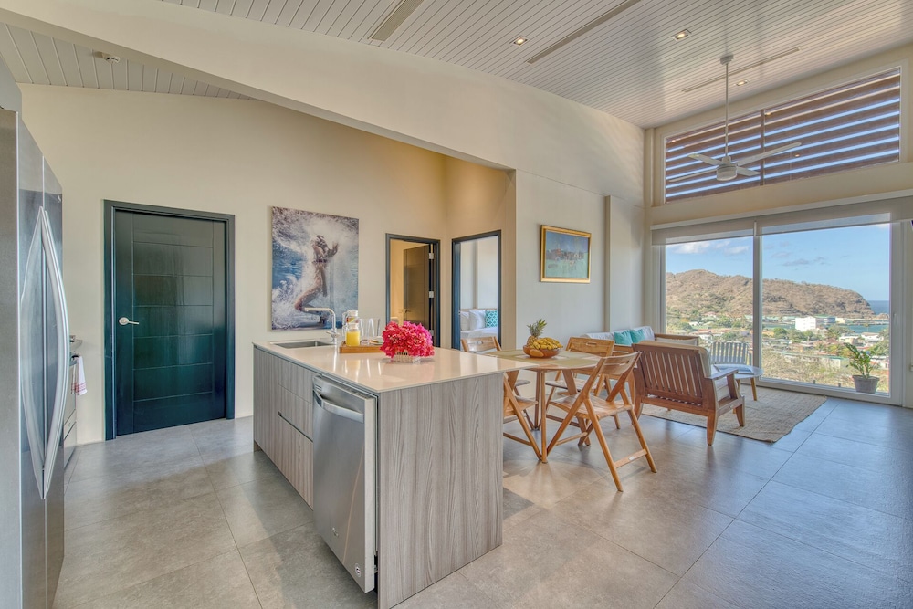 Exclusive Apartment, 2 Bedrooms, Balcony, Ocean View