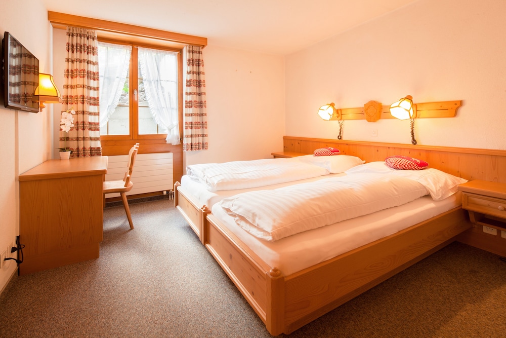 Standard Suite, 1 Bedroom, Mountain View photo 2