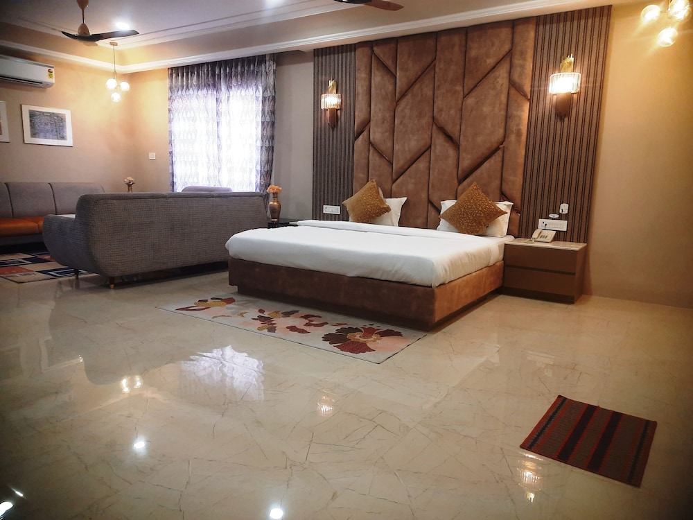 Luxury Double Room, 2 Bedrooms, Executive Level photo 1