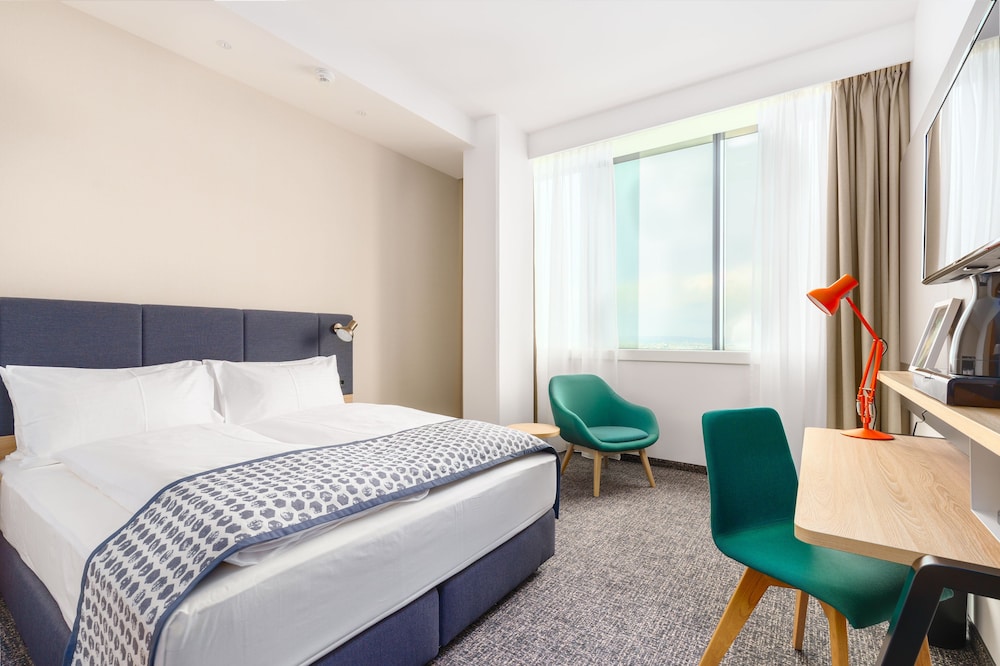 Standard Room, 1 Queen Bed