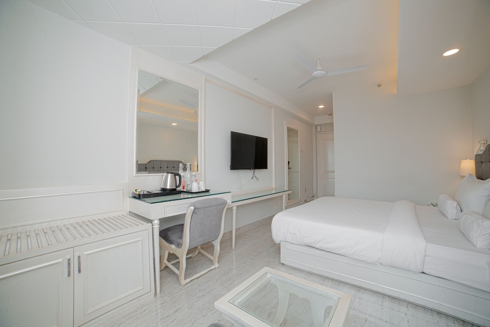 Standard Double Room - Photo 6