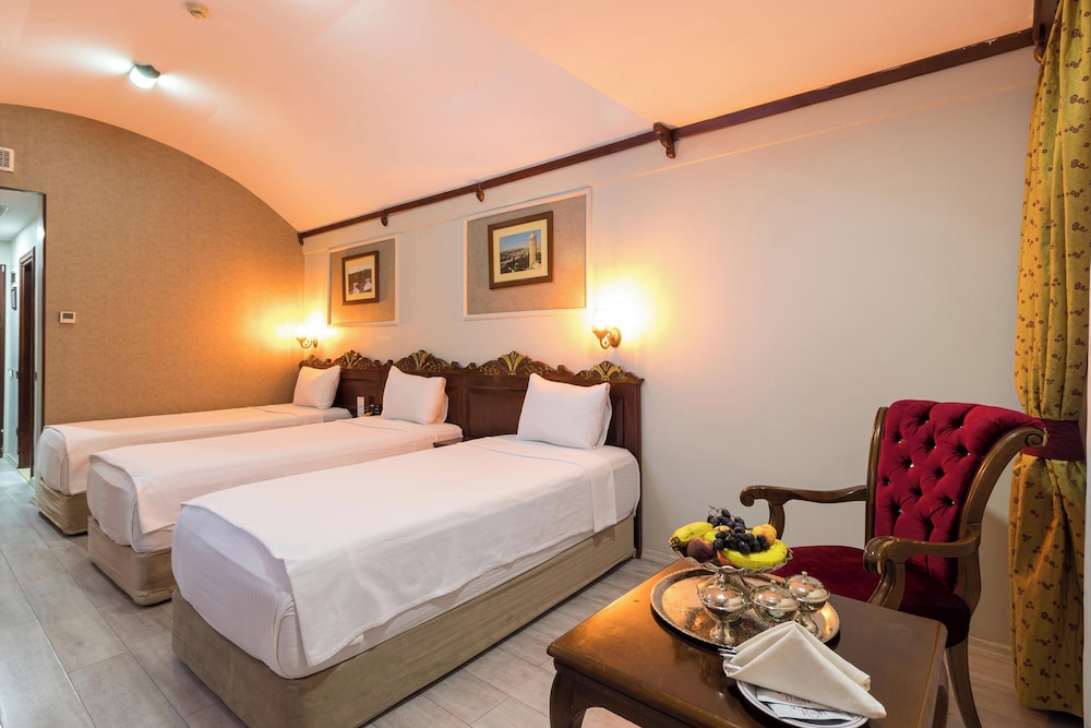 Triple Room