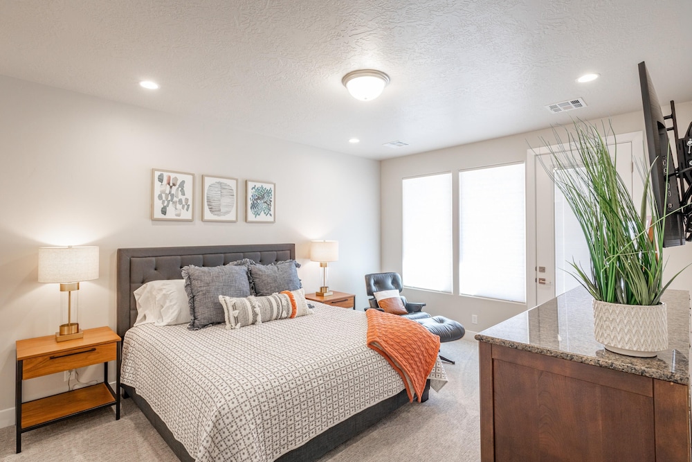 Townhome, Multiple Beds (Sunshine Oasis) photo 1
