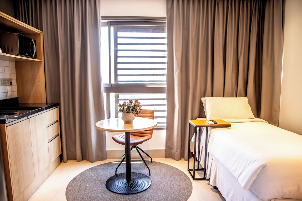Standard Triple Room thumbnail 5