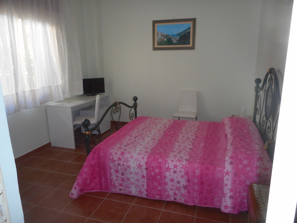 Double Room, 1 Queen Bed photo 2