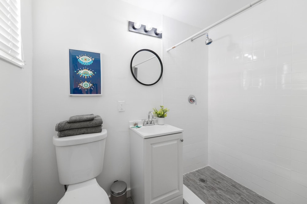 Basic Apartment photo 3