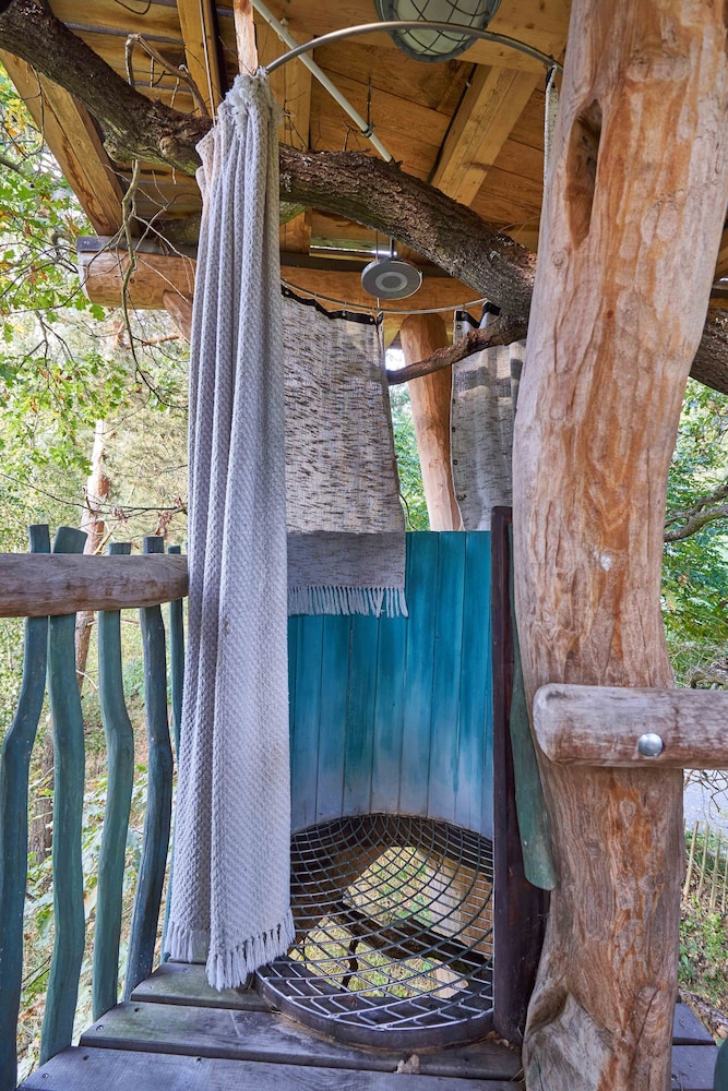 Deluxe Tree House photo 3