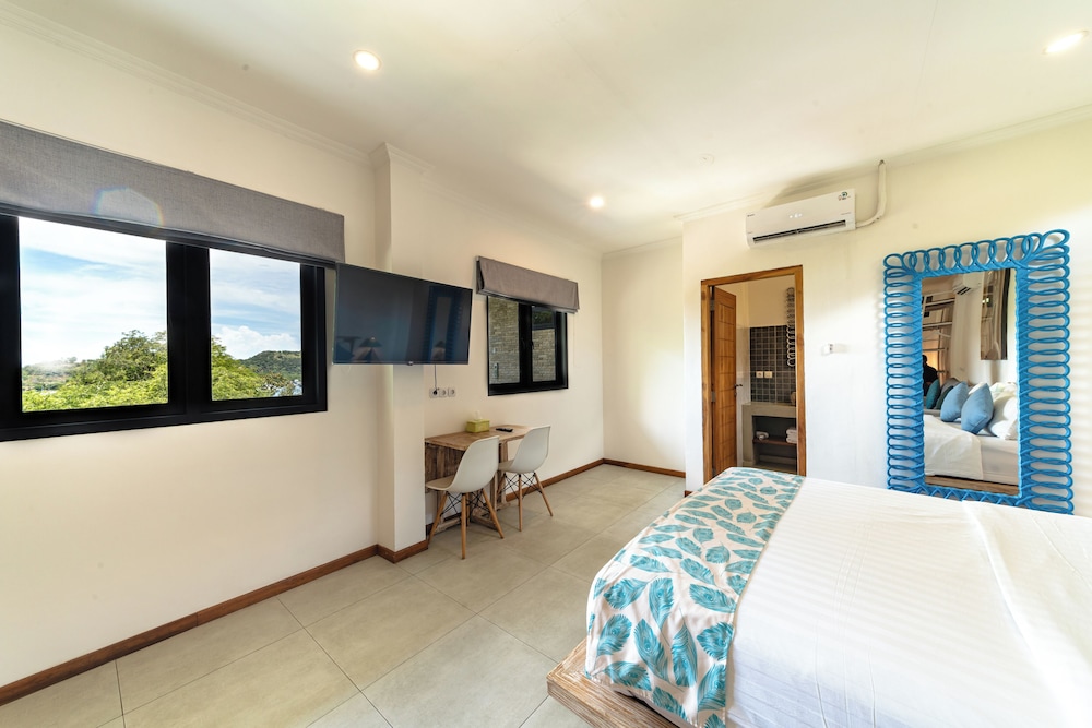 Deluxe Double Room - Photo 21