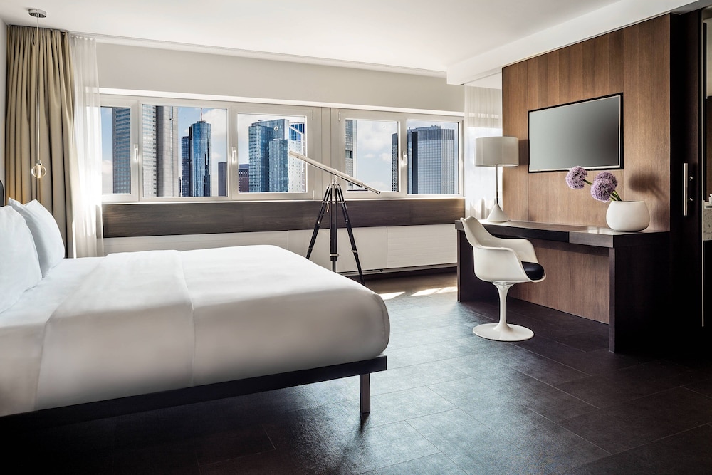Suite, 1 Bedroom (View)