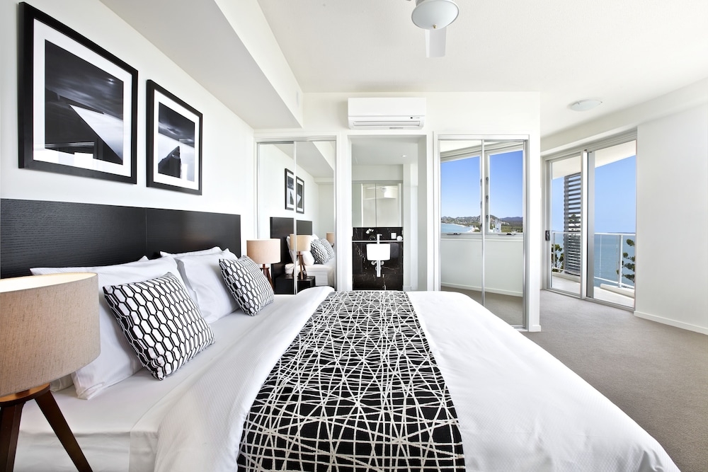 3 Bedroom Apartment Water Views