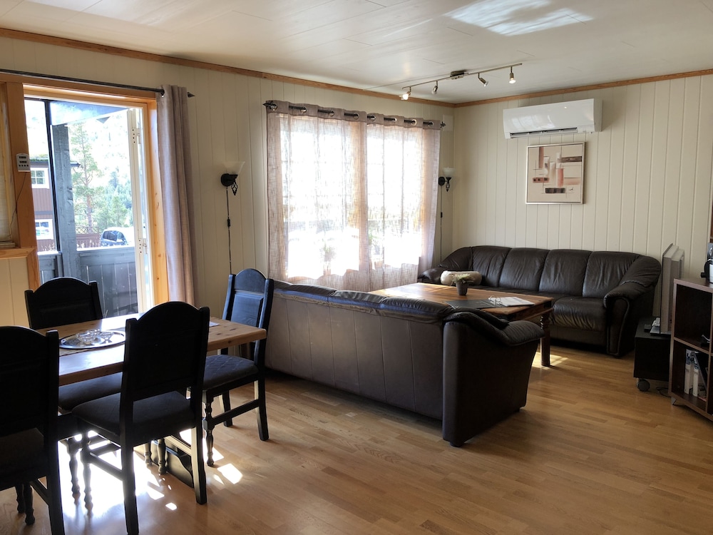 Cabin, 4 Bedrooms (Fjellro) photo 1