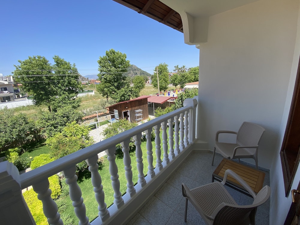 Superior Twin Room, Balcony - Photo 4