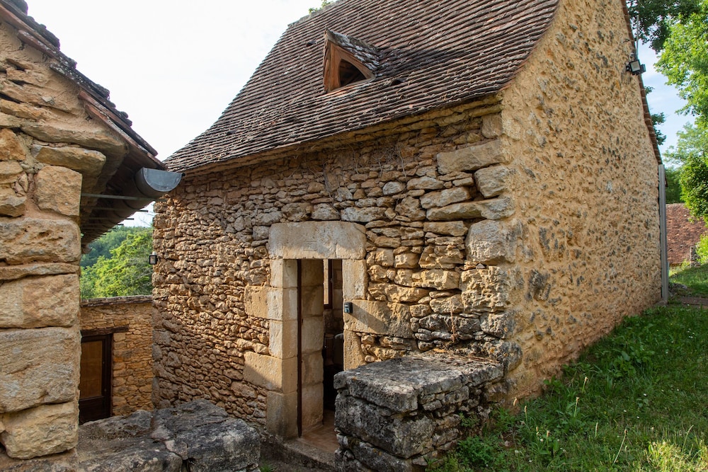 Luxury Double Room, Ensuite, Courtyard View photo 2