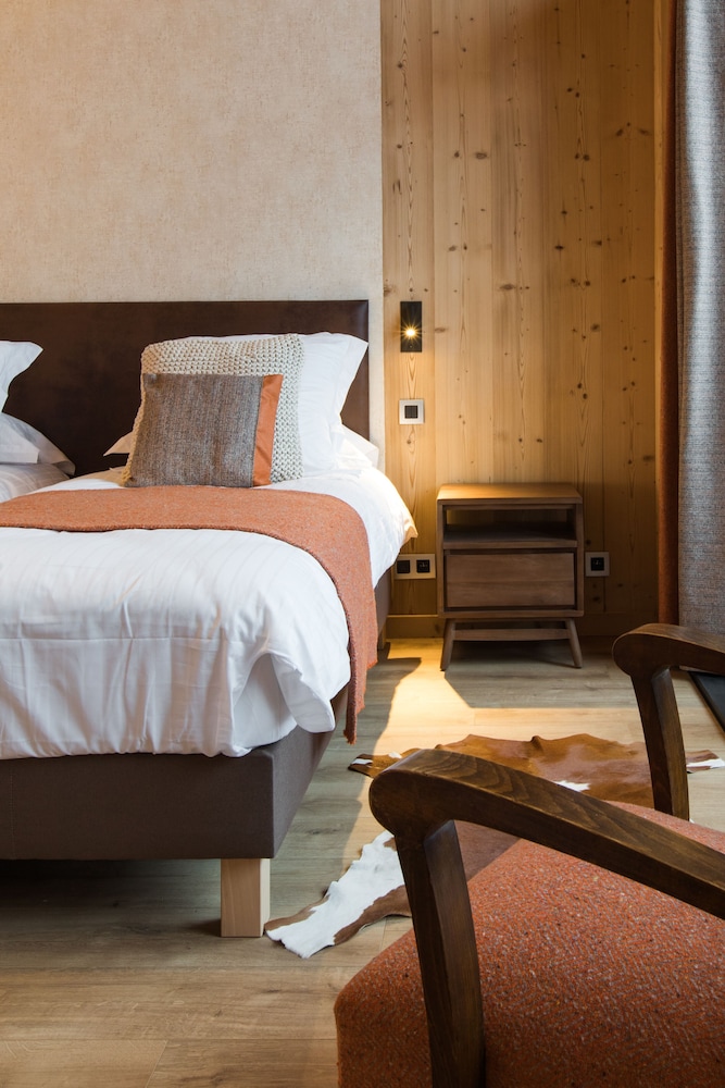 Superior Double Room, Ensuite, Mountain View (Ressachaux) - Photo 3