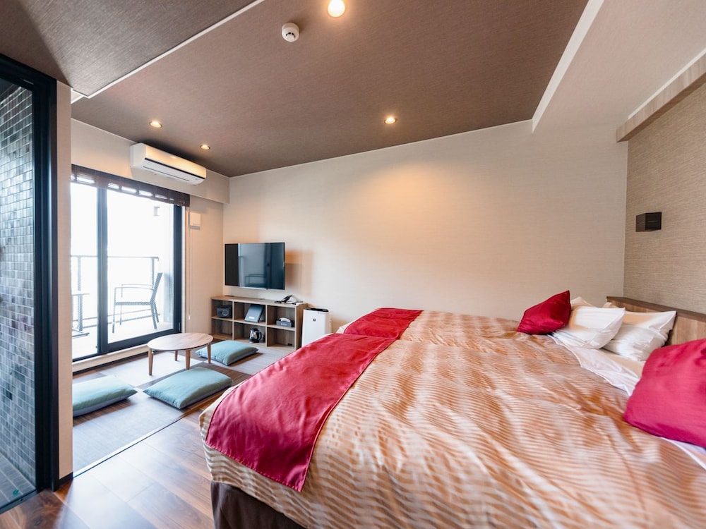 Western modern deluxe Japanese estern room with open-air bath, Non-Smoking - Photo 1