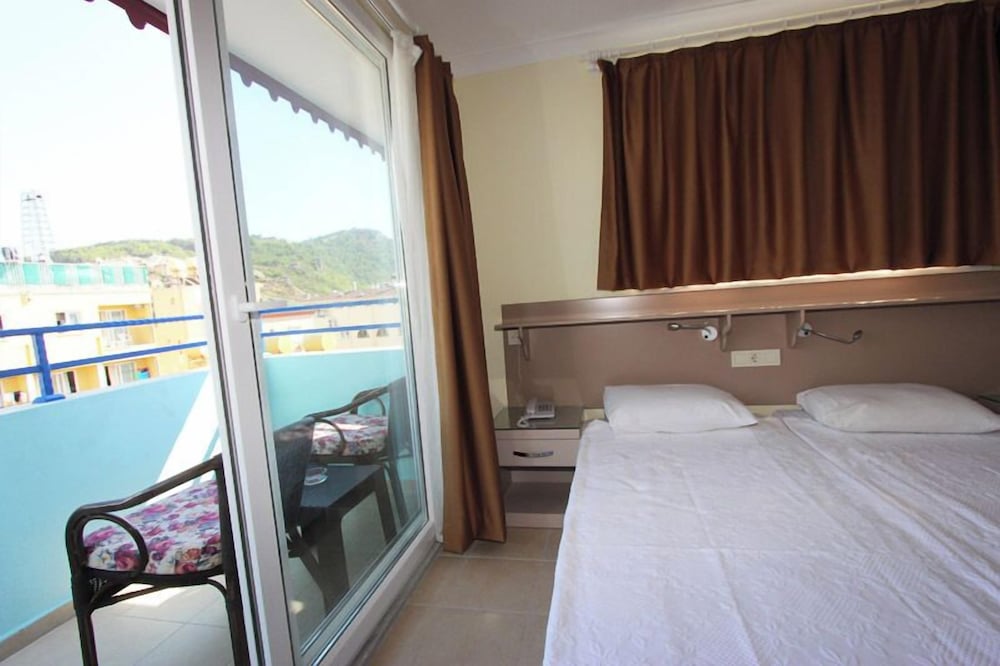 Standard Twin Room, 2 Twin Beds photo 3