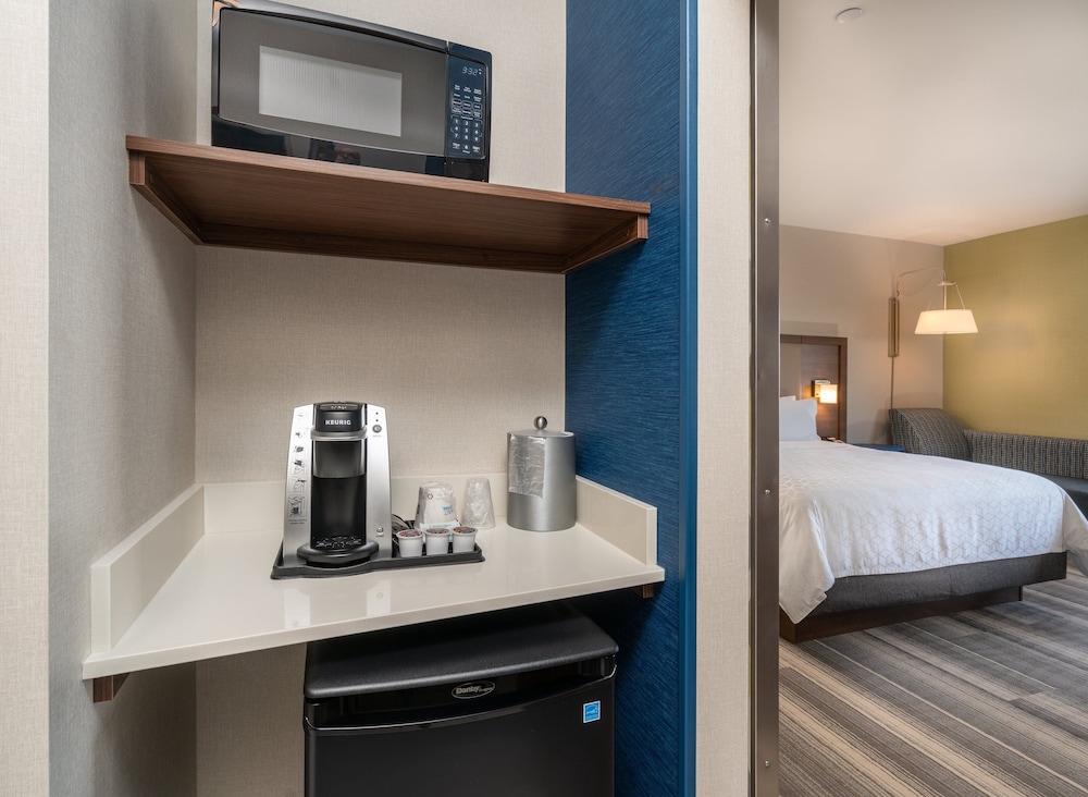 Standard Room, 1 King Bed, Accessible (Mobility) - Photo 7