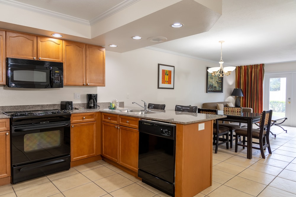 Suite, 1 Bedroom - Photo 6